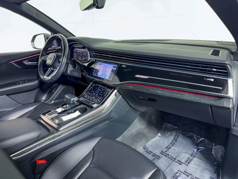 Used 2019 Audi Q8 Premium Plus w/ Premium Plus image 11