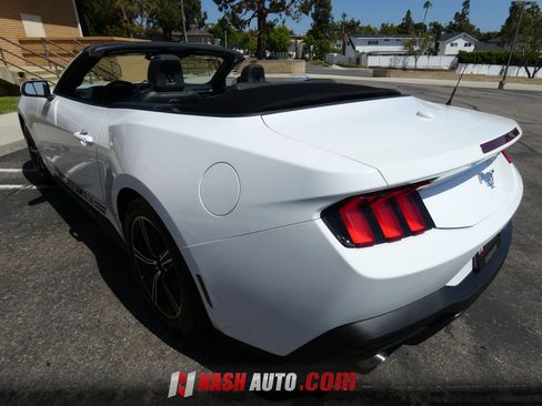 Used 2024 Ford Mustang Convertible RWD image 13