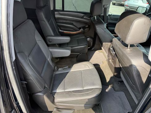 Used 2018 Chevrolet Suburban Premier image 22