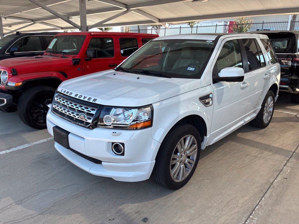 Used 2015 Land Rover LR2 AWD/4WD image 4
