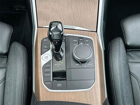 Used 2021 BMW 330i xDrive Sedan w/ Driving Assistance Package image 17
