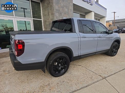 Used 2025 Honda Ridgeline Black Edition image 2