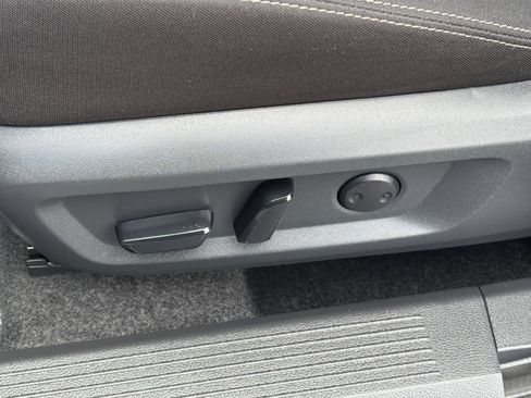 Used 2025 Nissan Rogue SV FWD image 22