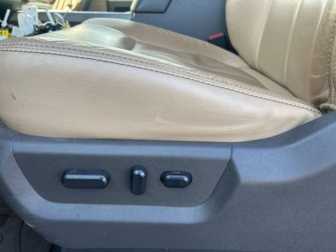 Used 2015 Ford F250 Lariat w/ Chrome Package image 30