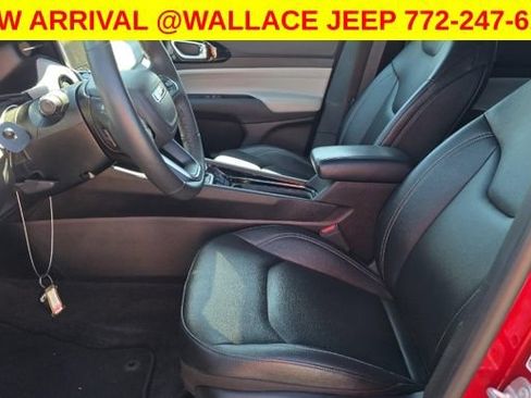Used 2025 Jeep Compass Limited AWD/4WD image 5