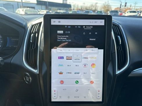 Used 2024 Ford Edge Titanium image 18