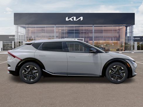 New 2025 Kia EV6 Wind image 7