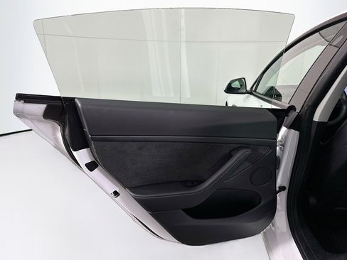 Used 2022 Tesla Model 3 image 24