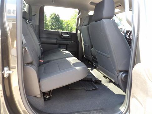 Certified 2022 Chevrolet Silverado 2500 Custom w/ Custom Value Package AWD/4WD image 33