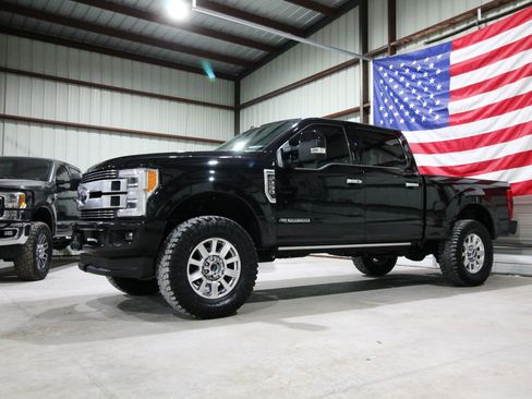Used 2019 Ford F250 Limited AWD/4WD image 1
