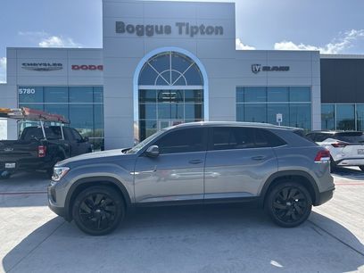Used 2024 Volkswagen Atlas Cross Sport SE w/ Panoramic Sunroof Package