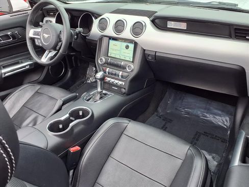 Used 2017 Ford Mustang Premium image 9