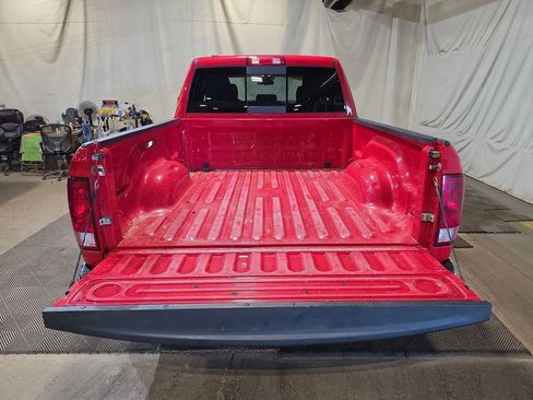 Used 2017 RAM 1500 Classic SLT AWD/4WD image 19