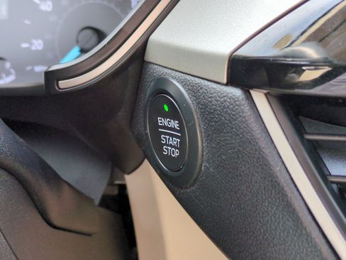 Used 2020 Ford Escape SE FWD image 27