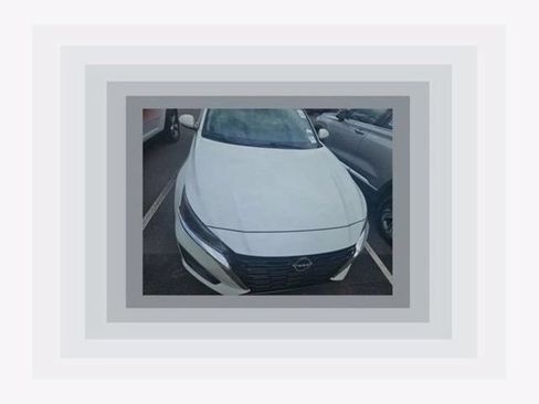 Used 2023 Nissan Altima 2.5 SV w/ SV Premium Package FWD image 1
