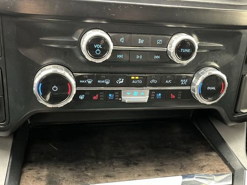 Used 2023 Ford F350 Lariat w/ Chrome Package image 21