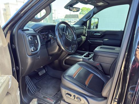 Used 2022 GMC Sierra 2500 AT4 w/ AT4 Premium Plus Package AWD/4WD image 5