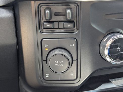 New 2025 Ford F250 Platinum image 47