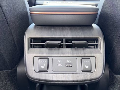 Certified 2024 Nissan Ariya AWD image 31