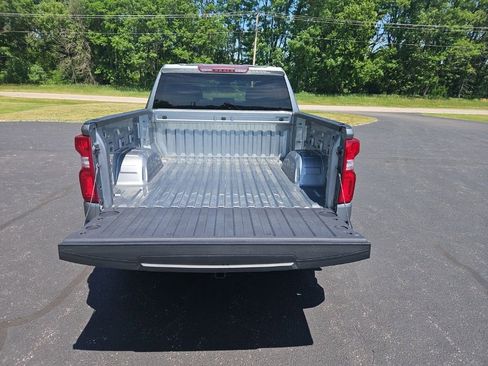Used 2023 Chevrolet Silverado 1500 RST w/ Z71 Off-Road Package AWD/4WD image 7