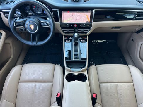 Certified 2026 Porsche Macan AWD/4WD image 6