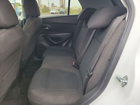 Used 2022 Chevrolet Trax LS w/ Tint and Cruise Package FWD image 13