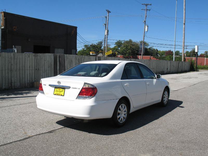 Used 2005 Toyota Camry LE FWD image 5