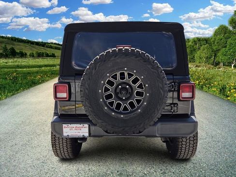 Certified 2018 Jeep Wrangler Unlimited Sport S image 5