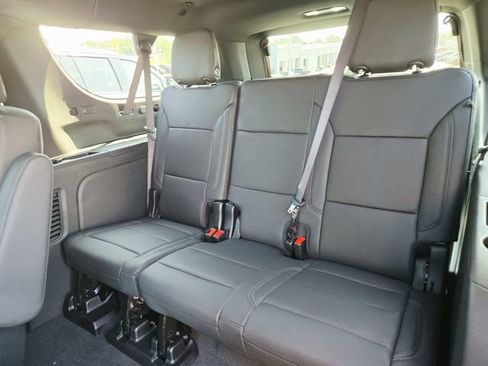 New 2026 Chevrolet Suburban LT w/ Comfort Package AWD/4WD image 10