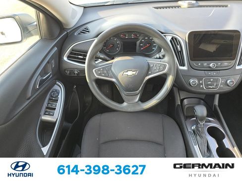 Used 2022 Chevrolet Malibu LS FWD image 17