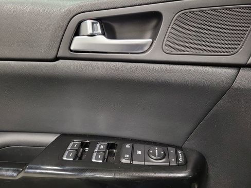 Used 2017 Kia Sportage SX image 22