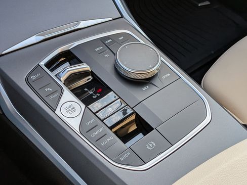 Used 2025 BMW 230i Coupe w/ M Sport Package image 27