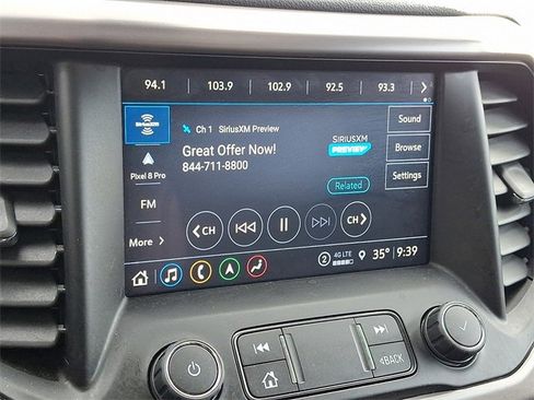 Used 2022 GMC Acadia AT4 w/ Technology Package image 18