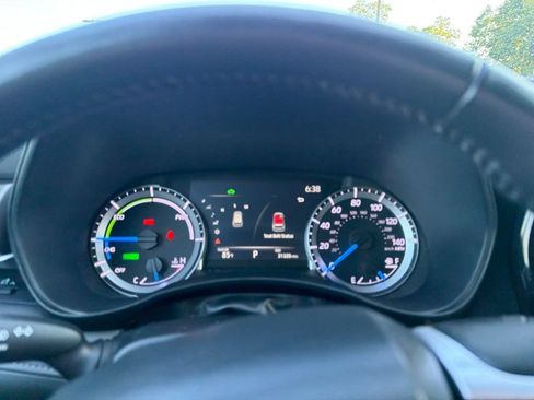 Used 2023 Toyota Highlander LE FWD image 24