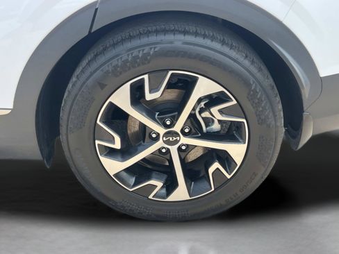 Used 2025 Kia Sportage EX FWD image 11