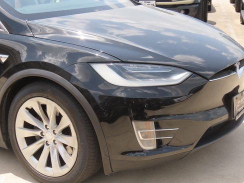 Used 2017 Tesla Model X 75D AWD/4WD image 6