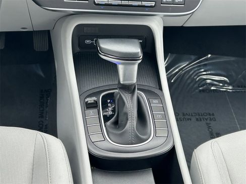 Used 2025 Hyundai Kona SEL image 19