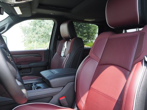 New 2025 RAM 2500 Limited image 12