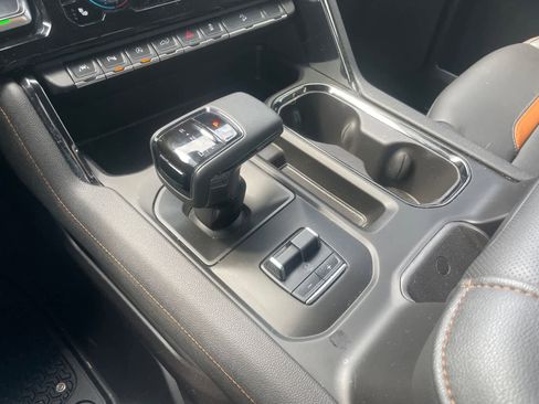 Used 2024 GMC Sierra 1500 AT4 w/ Technology Package AWD/4WD image 19