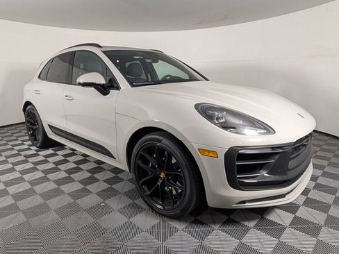 Certified 2025 Porsche Macan GTS AWD/4WD image 9