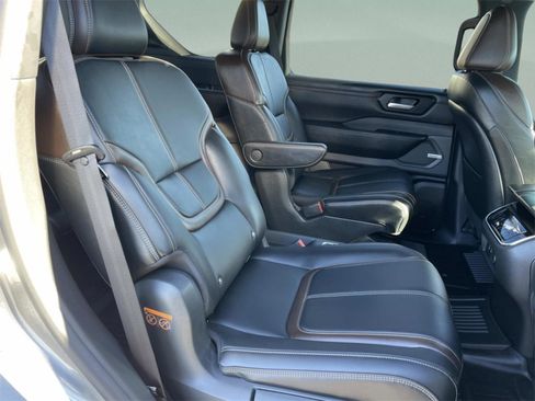 New 2026 Nissan Armada SL image 23