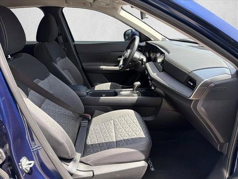 Used 2025 Nissan Kicks SV FWD image 23