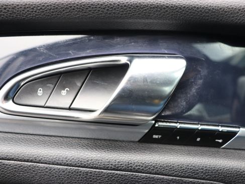 Used 2016 Porsche Panamera 4 image 44