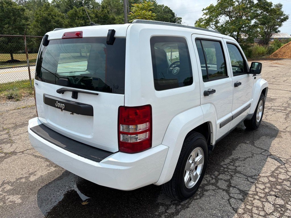 Used 2012 Jeep Liberty Sport RWD image 3