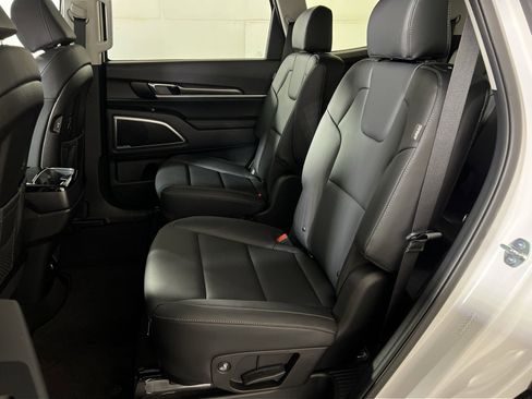 New 2025 Kia Telluride S image 23