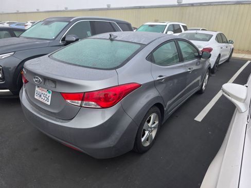 Used 2013 Hyundai Elantra GLS w/ Preferred Pkg image 3
