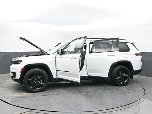 Used 2023 Jeep Grand Cherokee L Laredo image 63