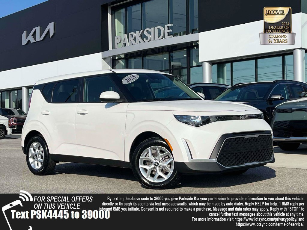 Used 2025 Kia Soul LX w/ LX Technology Package FWD image 1