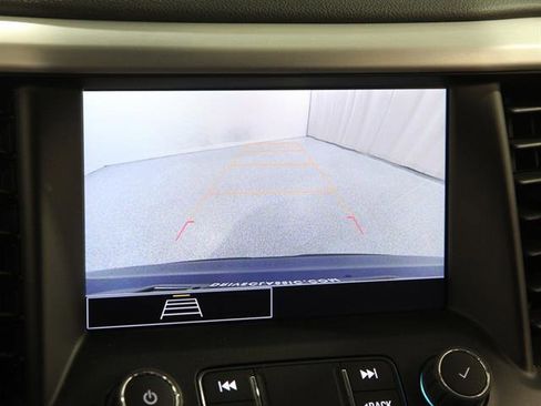 Used 2023 GMC Acadia SLE w/ Driver Convenience Package image 14