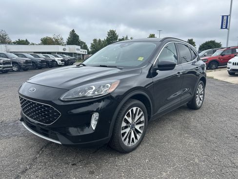 Used 2021 Ford Escape Titanium w/ Class II Trailer Tow Package AWD/4WD image 7